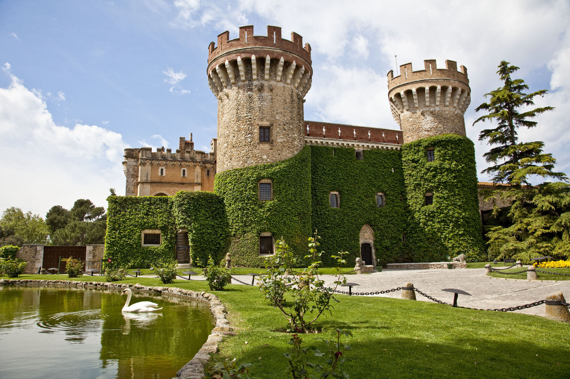 Hotel Peralada Wine Spa & Golf Exterior photo